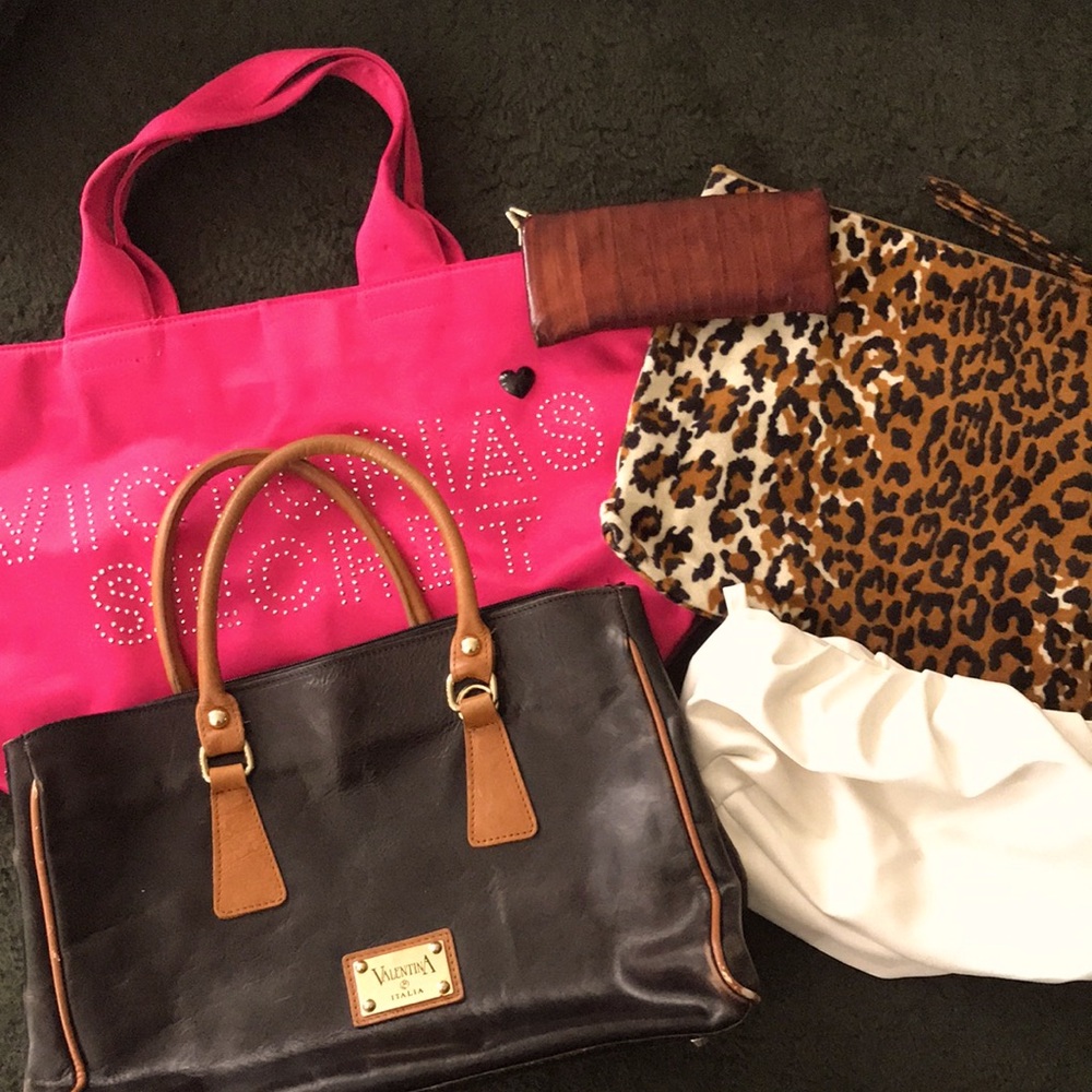 🟨Woman’s 5 Piece Bundle of Bags For one Price